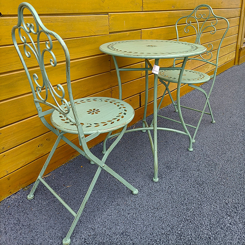 French Country Iron Table and  - Outdoor Furniture Metal Chairs 评论和价格