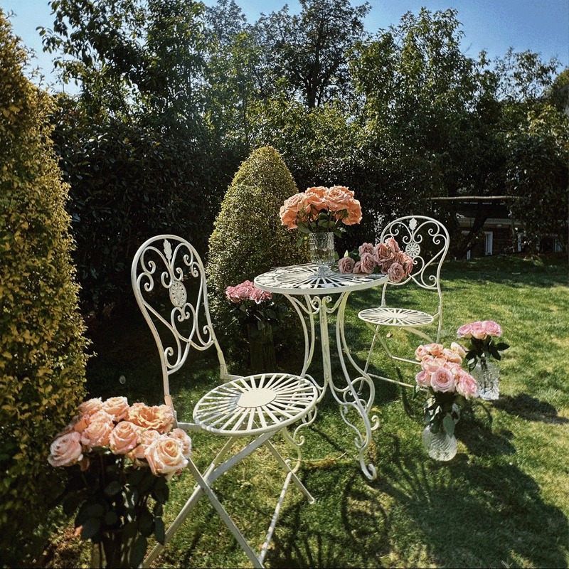 French Vintage Iron Table and  - Outdoor Furniture Vintage 评论和价格