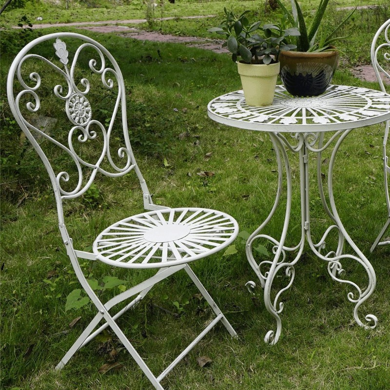 French Vintage Iron Table and  - Outdoor Furniture Vintage 评论和价格