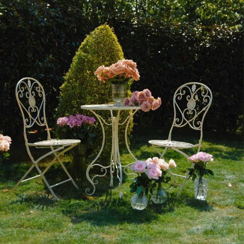 French Vintage Iron Table and  - Outdoor Furniture Vintage 评论和价格